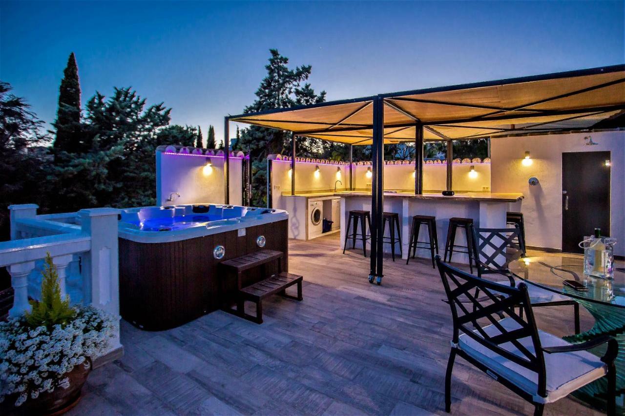 Luxury Villa With Swimming Pool And Jacuzzi Marbella Exterior photo